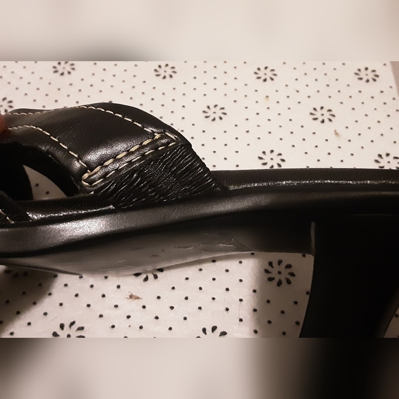 I ♡ Comfort Slip-on Sandals - Picture 5 of 6